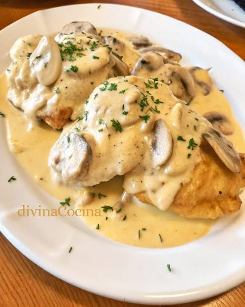 Pechuga de Pollo en Salsa de Champiñones
